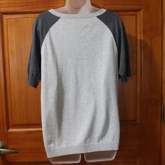 Talbots Gray and Blue Beaded Short Sleeve Blouse Large - Picture 10 of 13